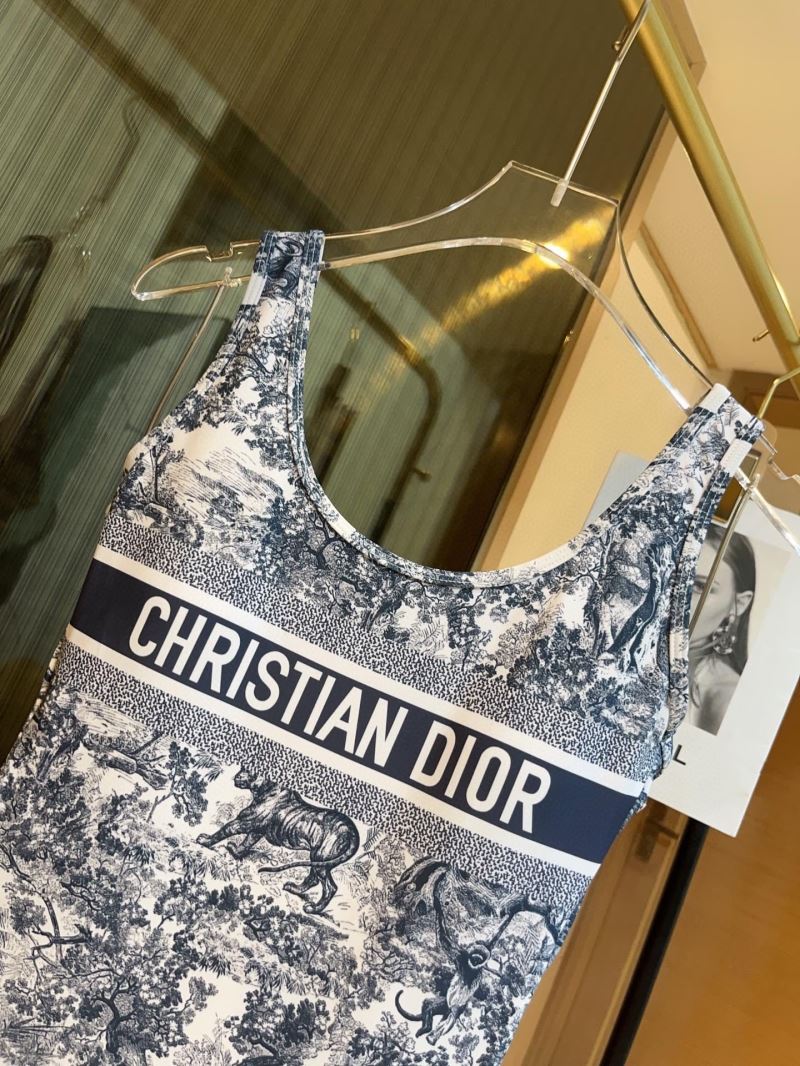 CHRISTIAN DIOR